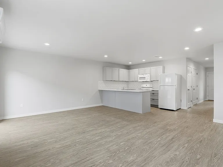 Apple Valley Town Homes — Photo 7