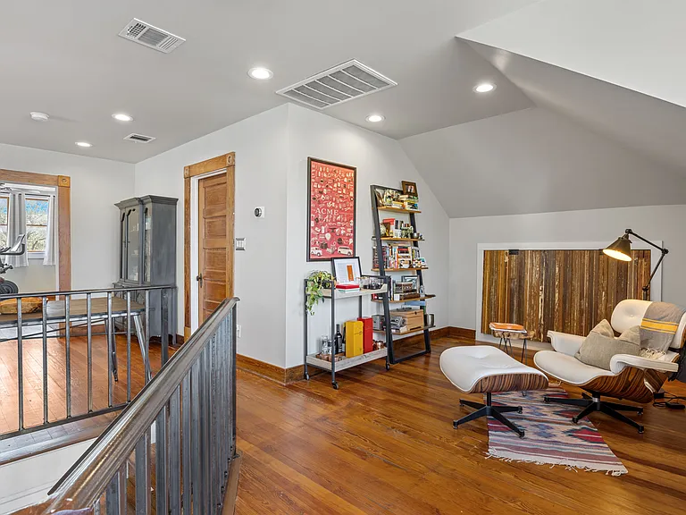 421 Spofford Ave — Photo 16