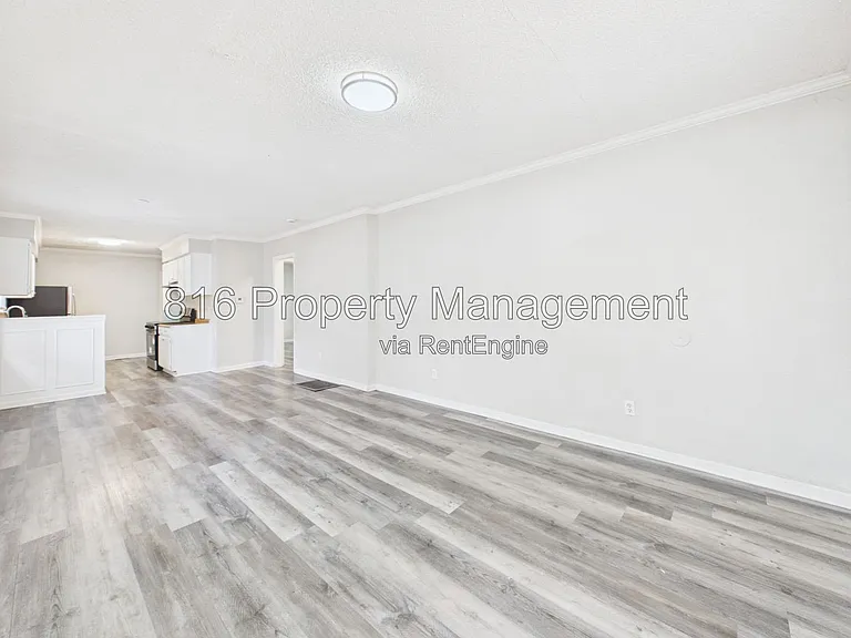5715 Wabash Ave — Photo 4
