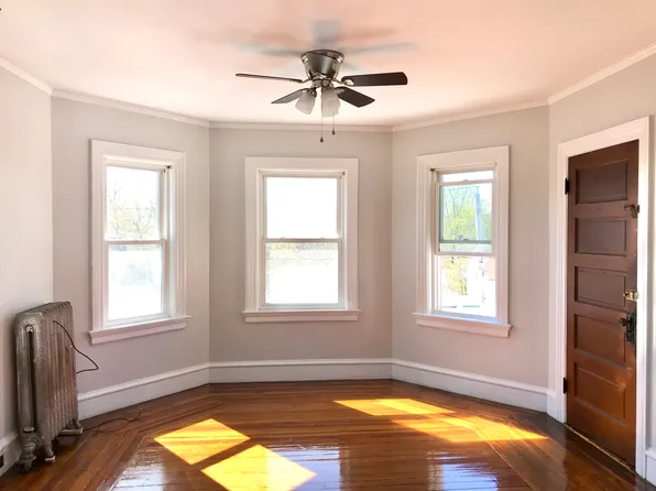 18 Stamford Ave, Providence, RI 02907