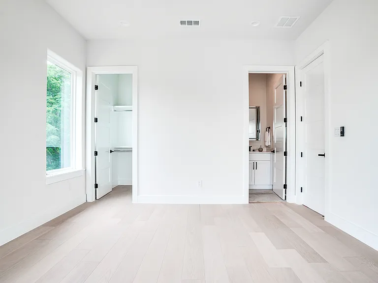 7614 Linwood Ave — Photo 36