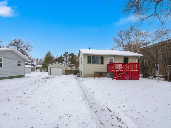 704 S Harrison St, Aberdeen, SD 57401