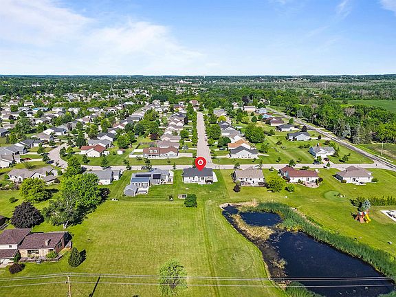 4th image of W6115 Sherwood Point Dr