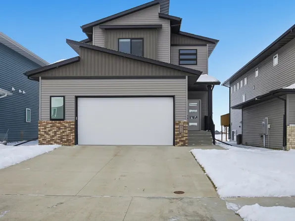 2734 12th St W, West Fargo, ND 58078