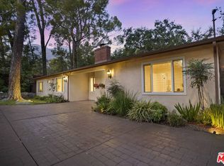 2452 N Altadena Dr, Altadena, CA 91001