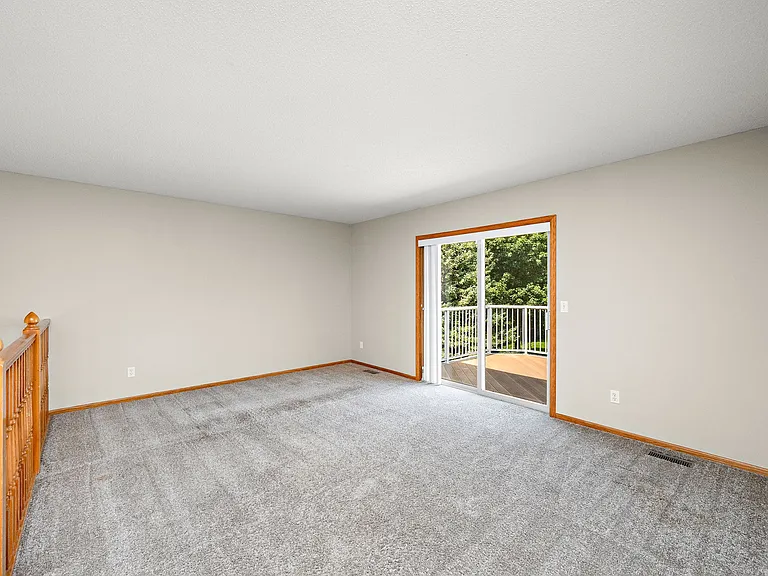 487 Thomas Ave — Photo 8