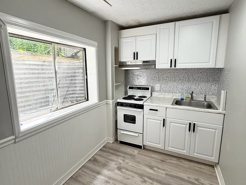 8009 Silver Fox Dr #BASEMENT