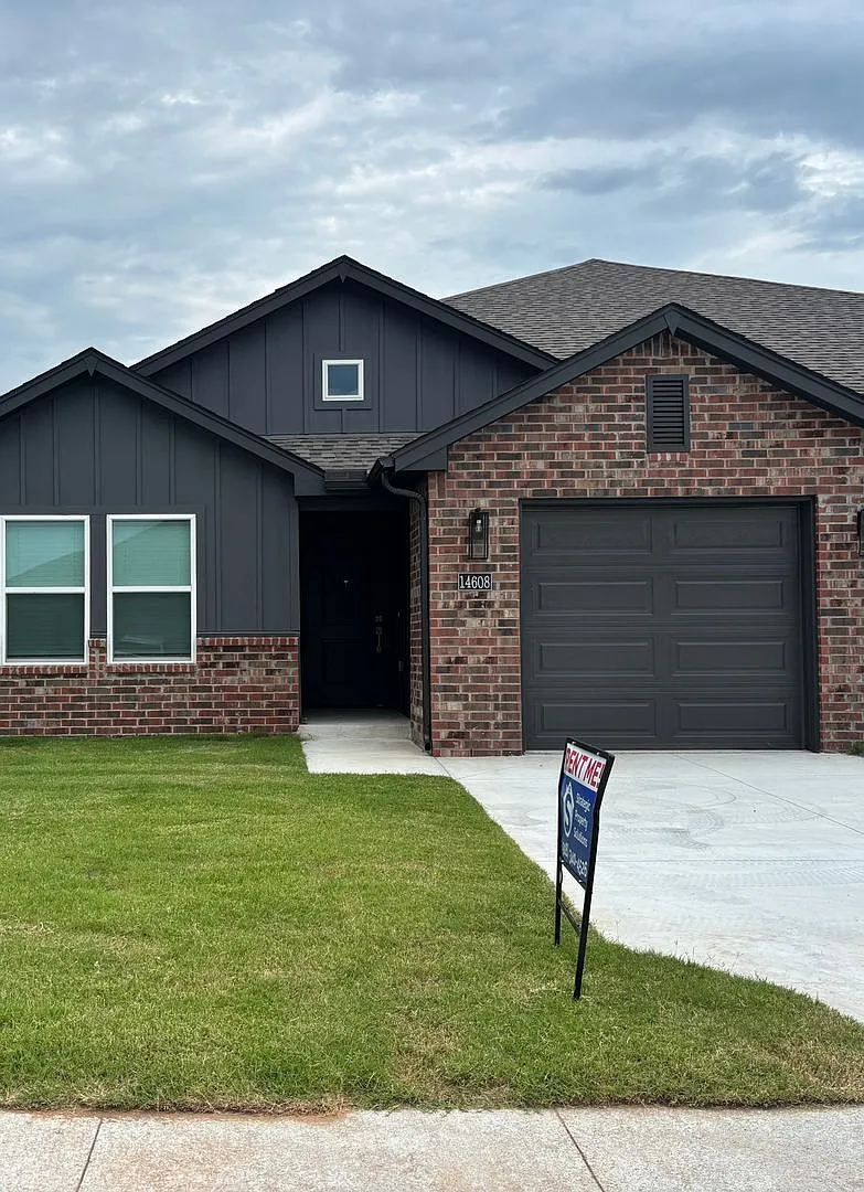 Brand New Duplex! — Photo 1