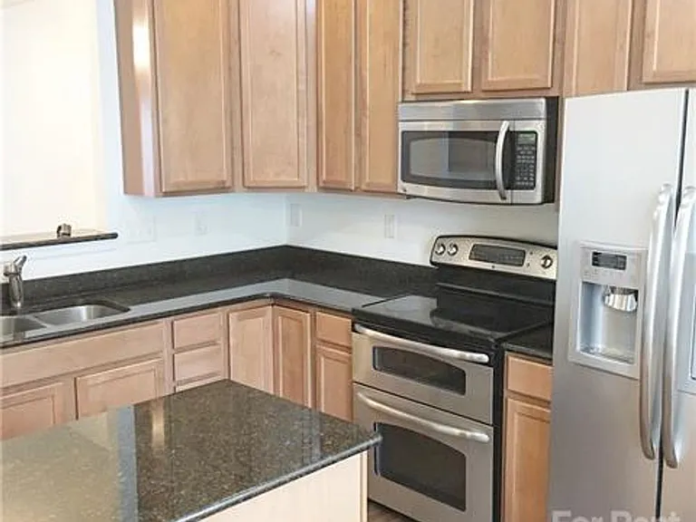 7749 Jackson Pond Dr — Photo 2