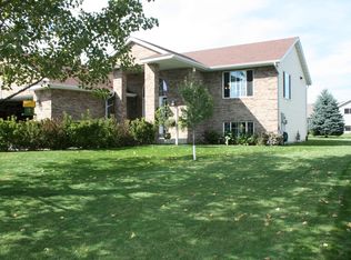 1160 Esther Ln SE, Owatonna, MN 55060