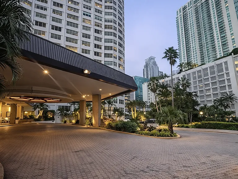 801 Brickell Bay Dr #463 — Photo 15
