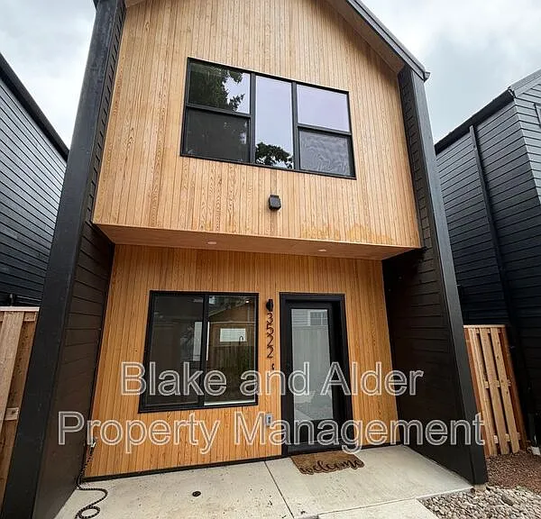 3522 NE 44th Ave — Photo 2