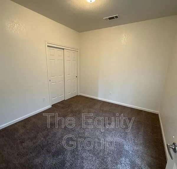 1319 S Crowe St #D — Photo 11