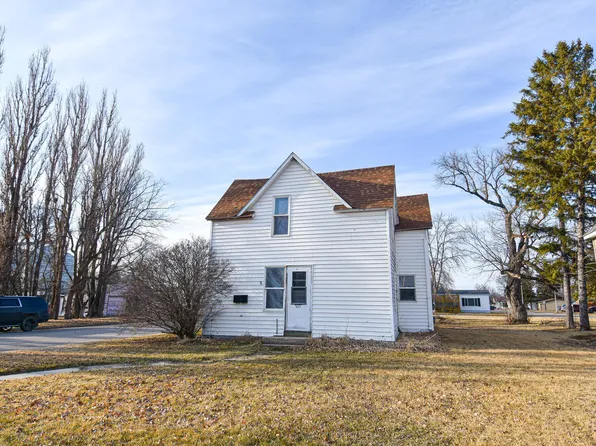715 8th St E, Thief River Falls, MN 56701
