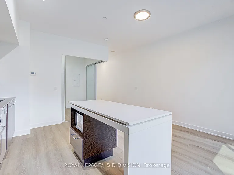 1030 King St W #435 — Photo 9