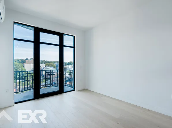 875 4th Avenue image 3 of 22