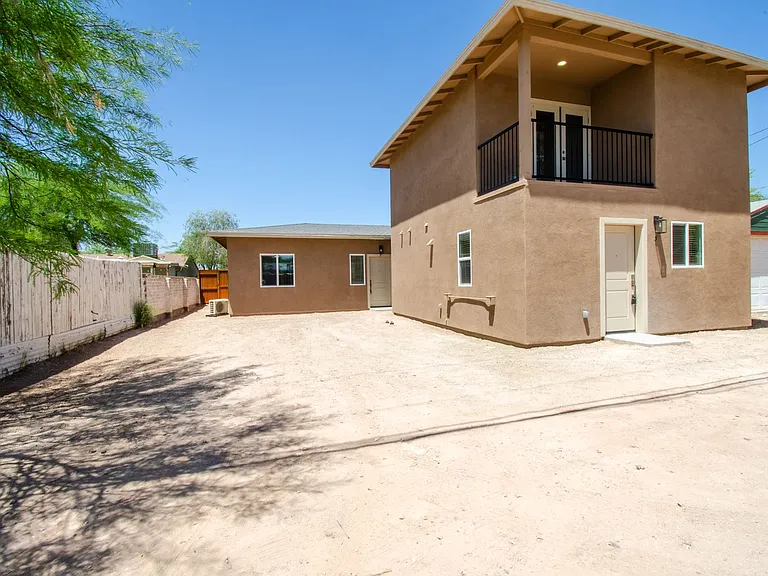 1720 E Edison St — Photo 30