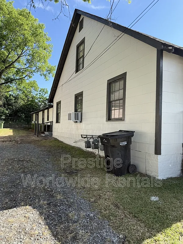 Building Photo - 1051 43rd St #D