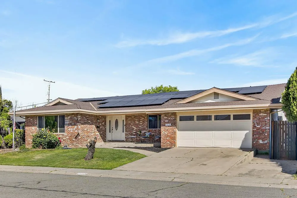 1521 Peach Tree Ln photo 1