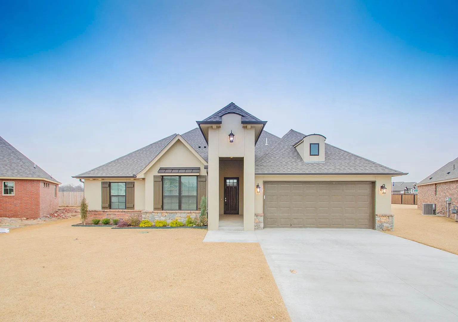 Beautifully maintained, single-story home nestled in the desirable Quail Creek Villas community! — Photo 1