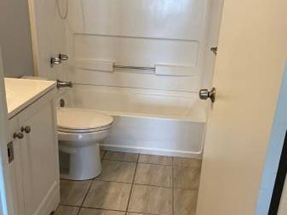 3rd image of 15983 Maubert Ave #102