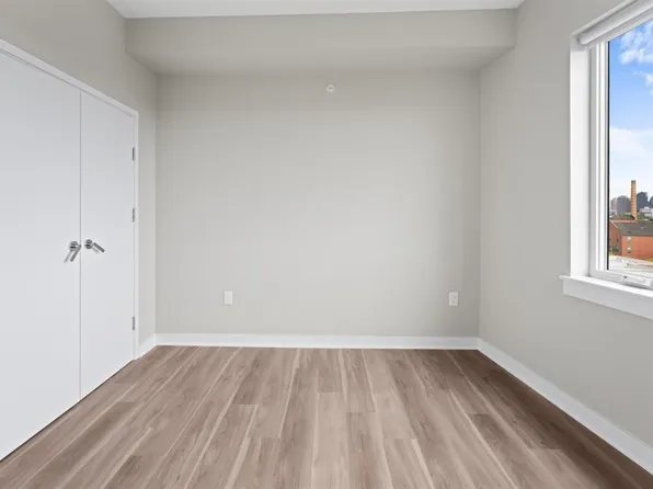 475 Communipaw Avenue image 10 of 37