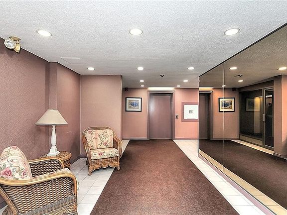 3rd image of 249 Major Mackenzie Dr E #106