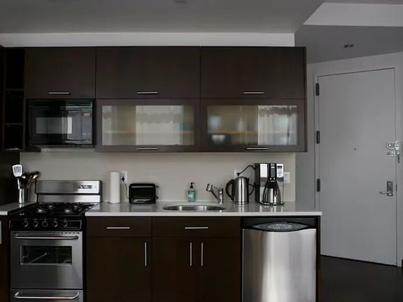 2nd image of 765 Park Pl #1S