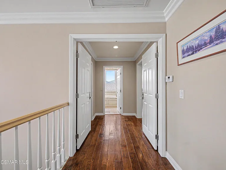 520 Ravensbury St — Photo 23
