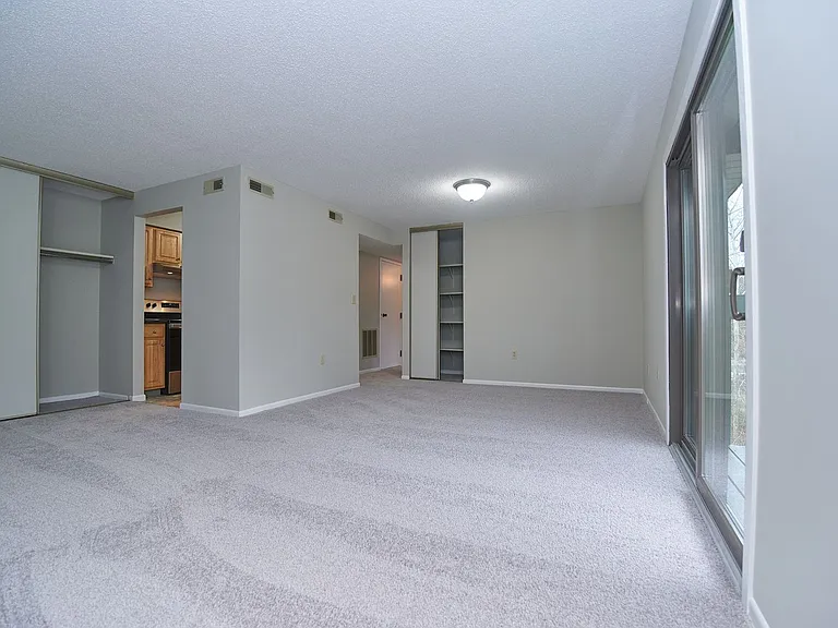 St. Clair Woods Apartments — Photo 32