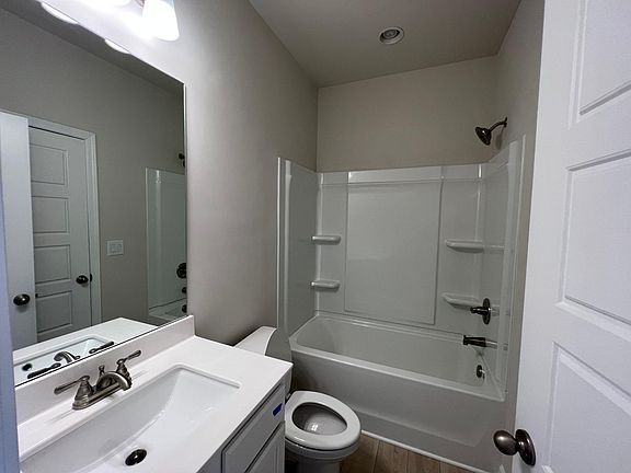 5th image of 1582 Dover Creek Ln