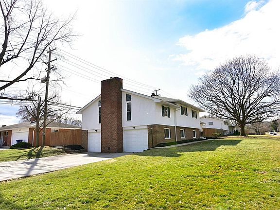 3rd image of 969 Thomas Ln
