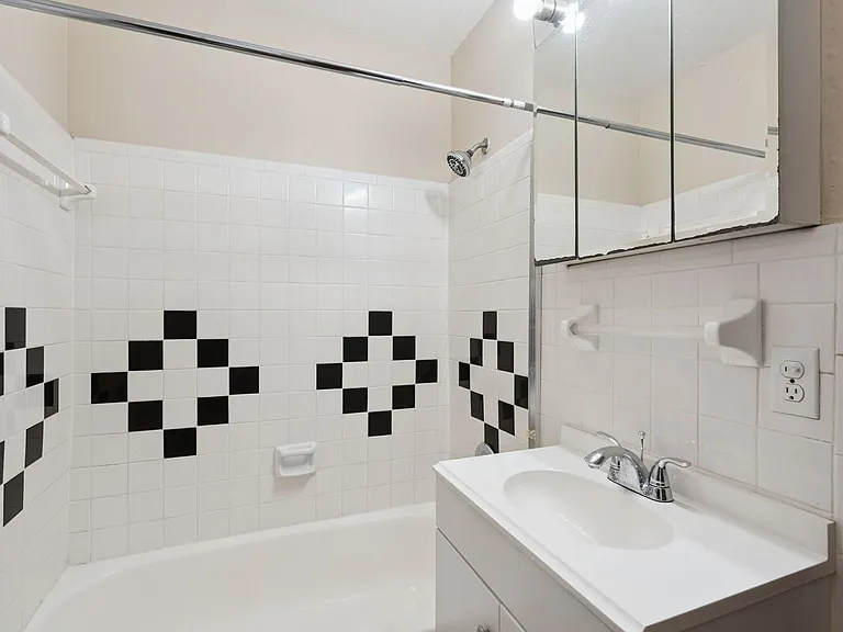 2028 Albert Lee Pkwy — Photo 11