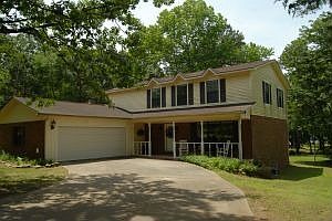 3rd image of 109 Clearlake Dr