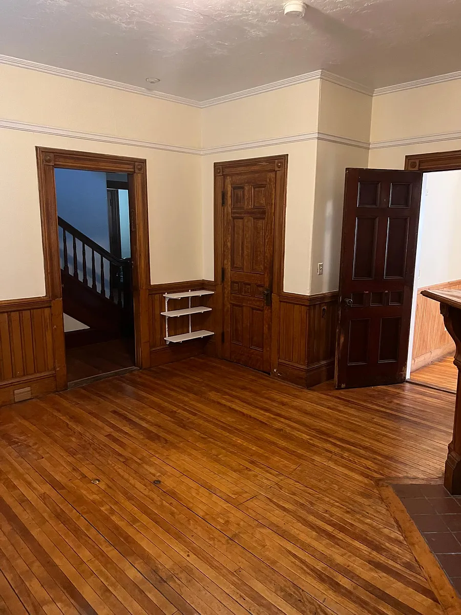 Building Photo - 14 Beacon St #2