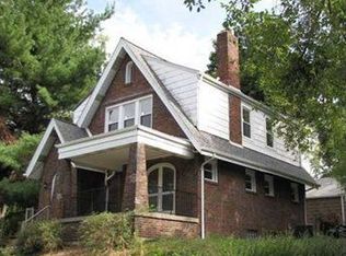 2004 Chalfant St, Pittsburgh, PA 15221
