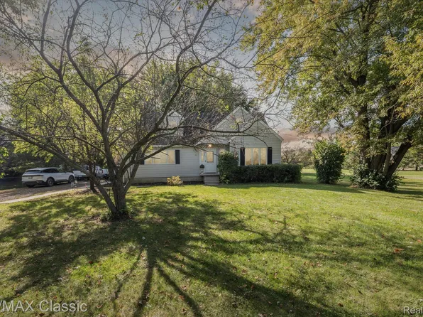 49035 Geddes Rd, Canton, MI 48188