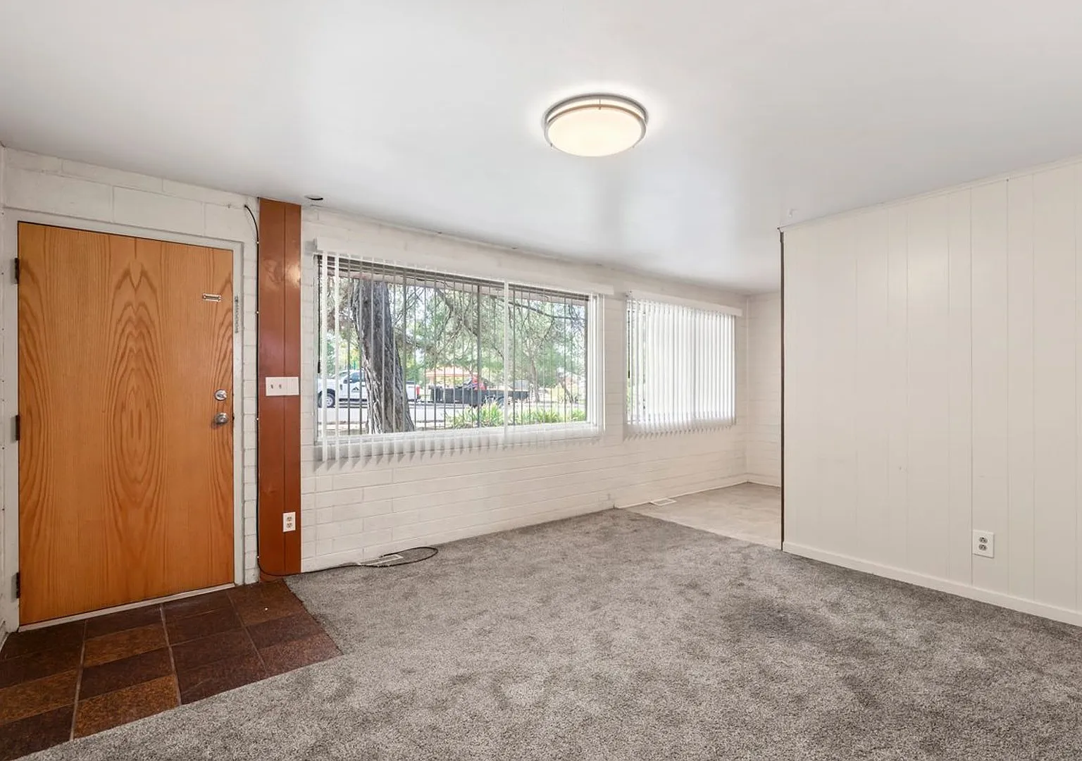 Sandy Apartments — Photo 2