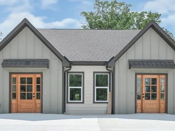 204 4th St Unit B, Conroe, TX 77301