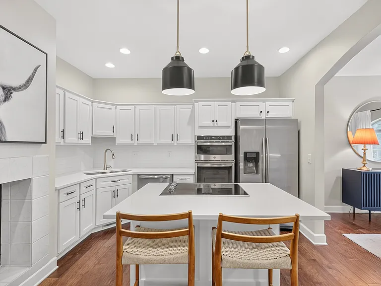 131 Carriage Ct — Photo 18