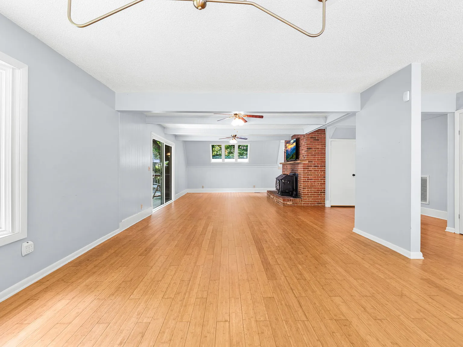 3 bed, $2,225 — Photo 3