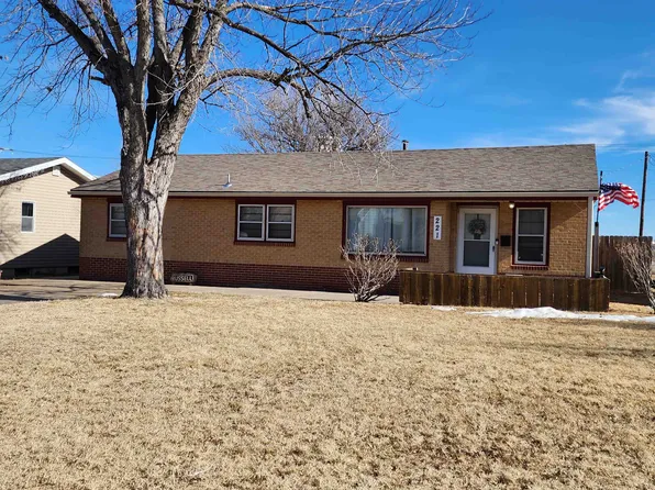 221 S Elm St, Russell, KS 67665