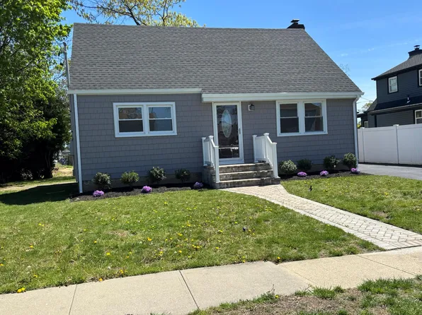 106 Willett Place, Roosevelt, NY 11575