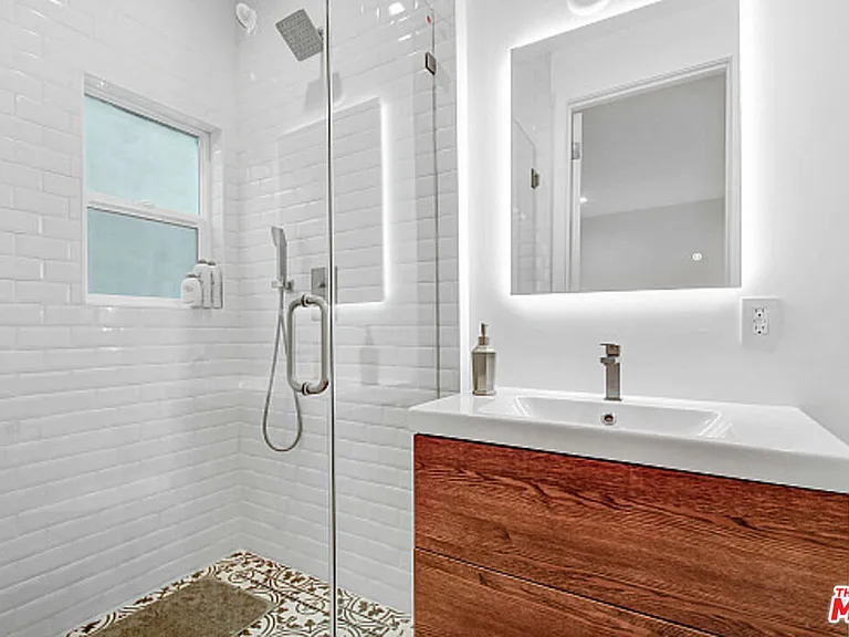 434 N Ogden Dr #436-1/2 — Photo 7