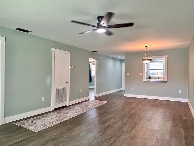 300 Valley Stream Dr #8 — Photo 12