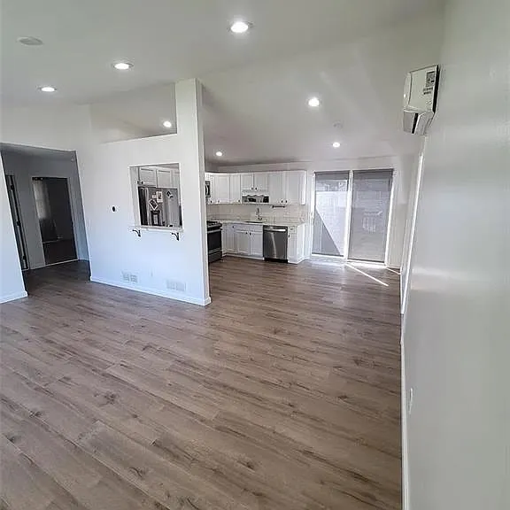 191 Shand Ave — Photo 6