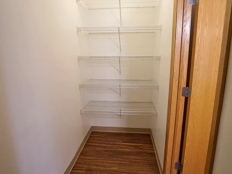 Rolling Hills Apartments — Photo 15