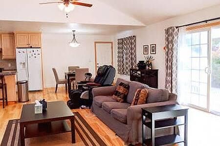 2nd image of 545 Morse Ave #1