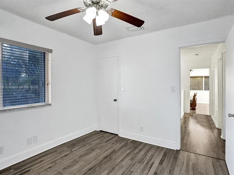 1233 Hampton Blvd — Photo 18