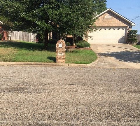 2nd image of 410 Park Pl